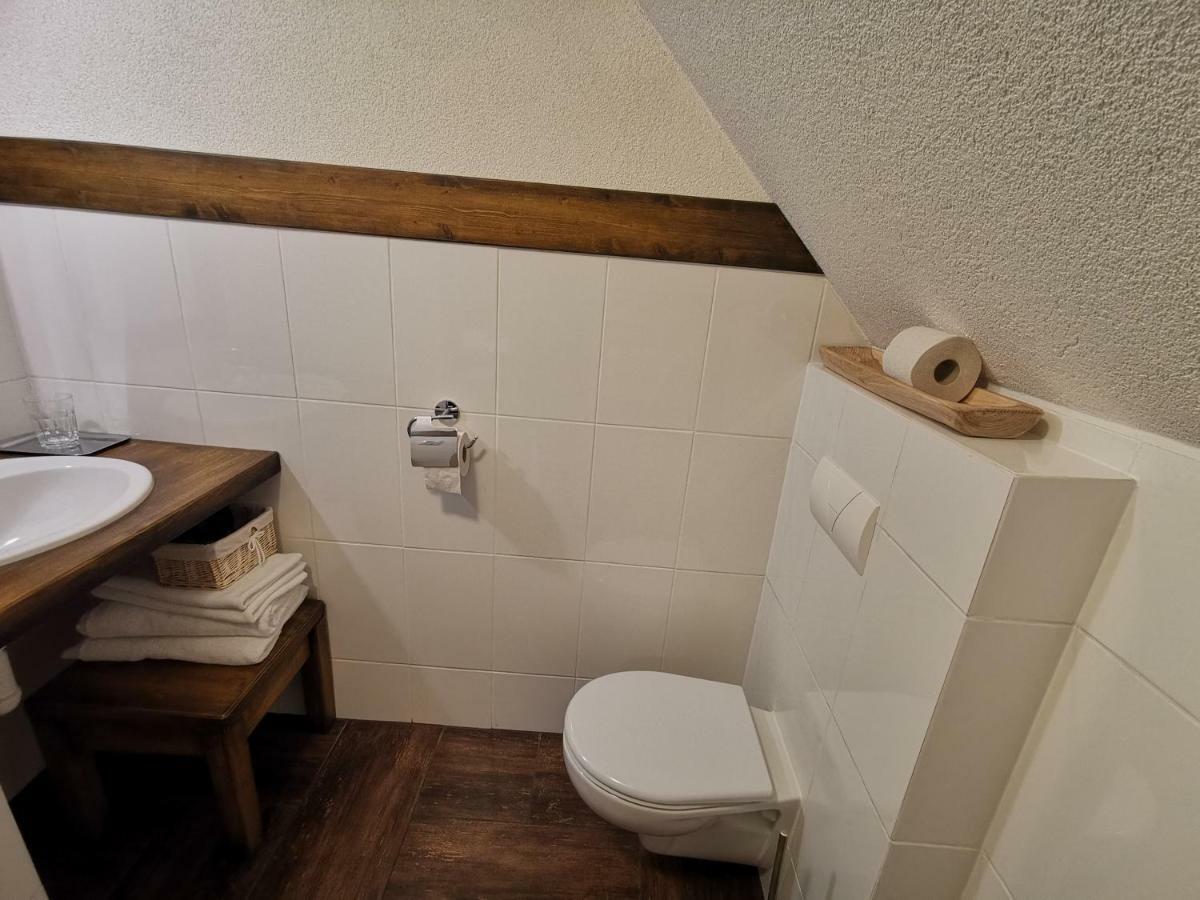 Family In Apartmán